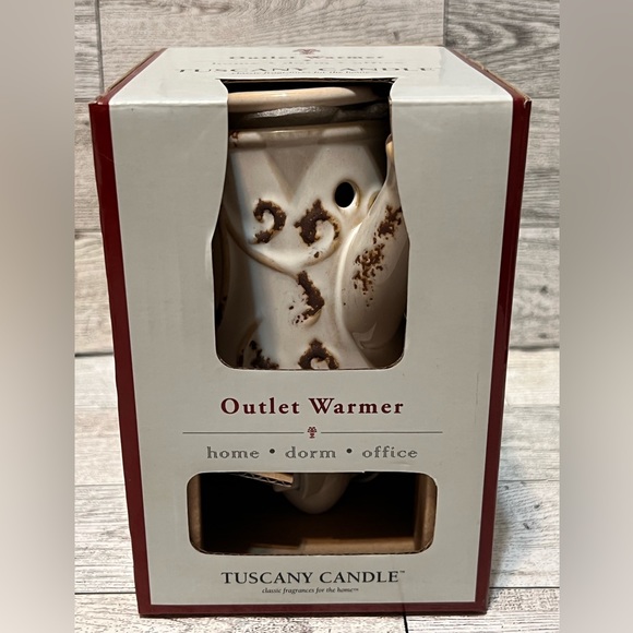 TUSCANY CANDLE Outlet Wax Warmer Watering Can & Sugar Plum Fragrance Melts - Picture 1 of 8